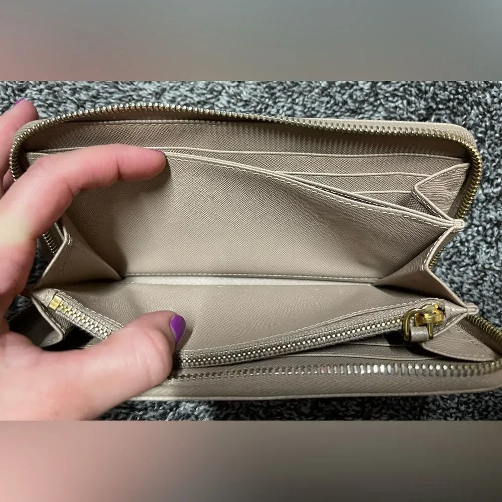 Prada Fiocco wallet